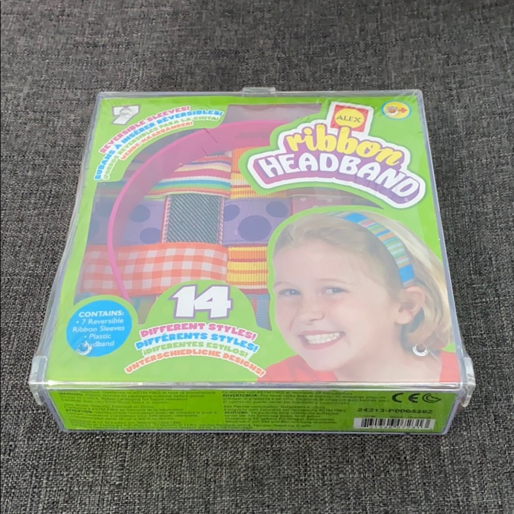 NWT ribbon headband game